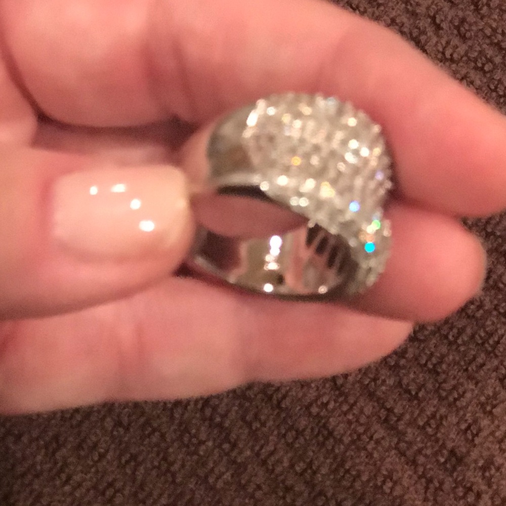 Ladies Stunning Sterling Silver & CZ Ring, Size 8 - Picture 8 of 8